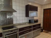 Kitchen - 20 square meters of property in Crystal Park