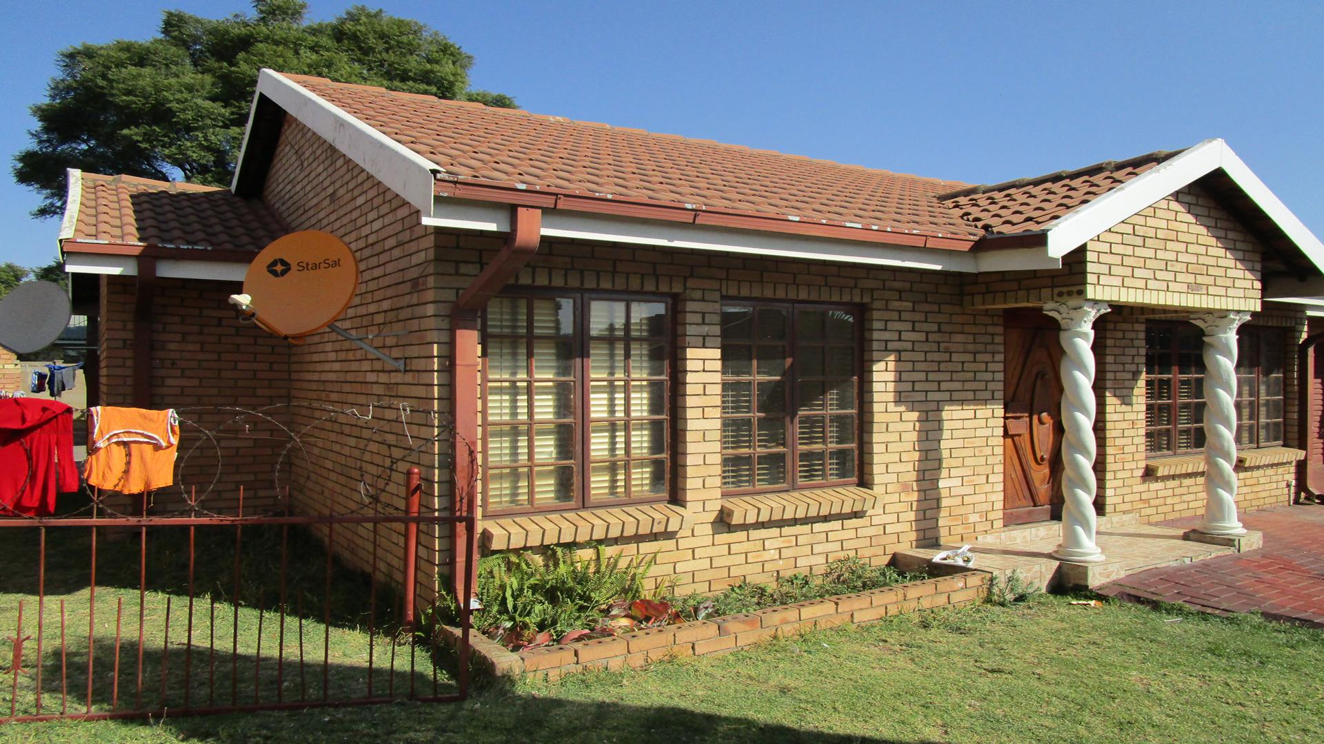 Standard Bank EasySell 3 Bedroom House for Sale in Emalahleni (Witbank