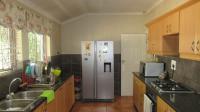 Kitchen - 17 square meters of property in Kloof 