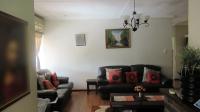 Lounges - 30 square meters of property in Kloof 