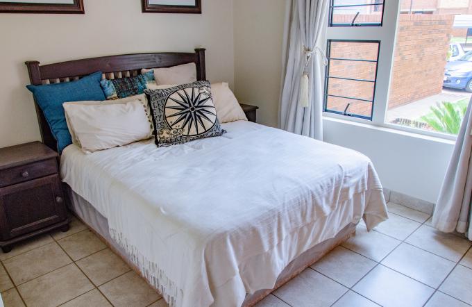 2 Bedroom Apartment to Rent in Mooikloof Ridge - Property to rent - MR296315