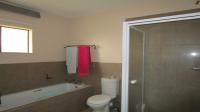 Main Bathroom - 10 square meters of property in Sagewood