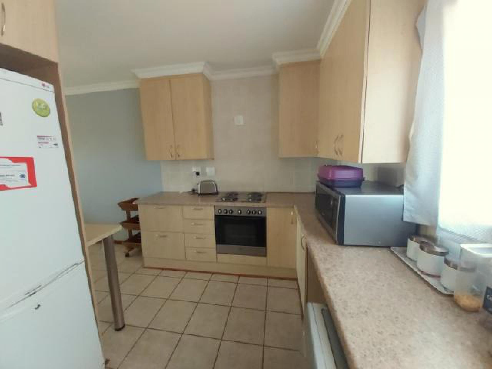 Kitchen of property in Shellyvale