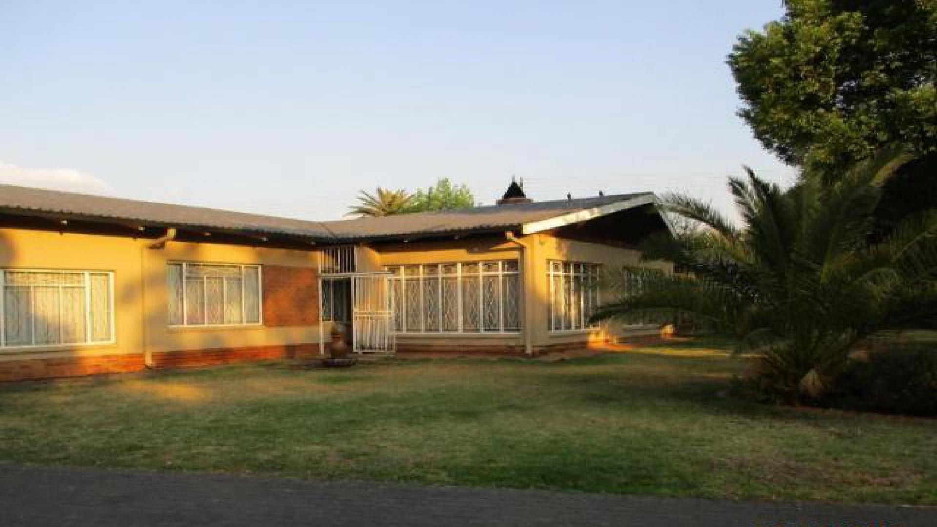 Front View of property in Rensburg