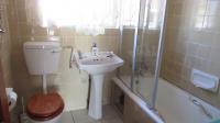 Bathroom 1 - 5 square meters of property in Beyers Park