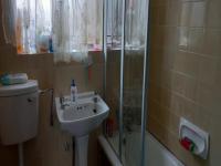 Bathroom 1 - 5 square meters of property in Beyers Park