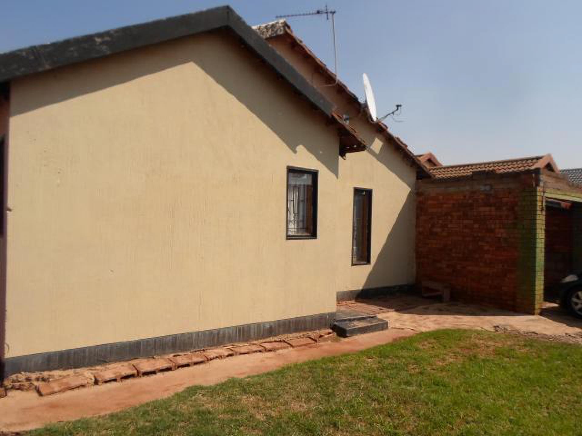 Front View of property in Likole