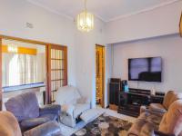 Lounges - 33 square meters of property in Brackenhurst
