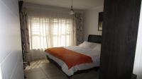 Bed Room 1 - 11 square meters of property in Olivedale