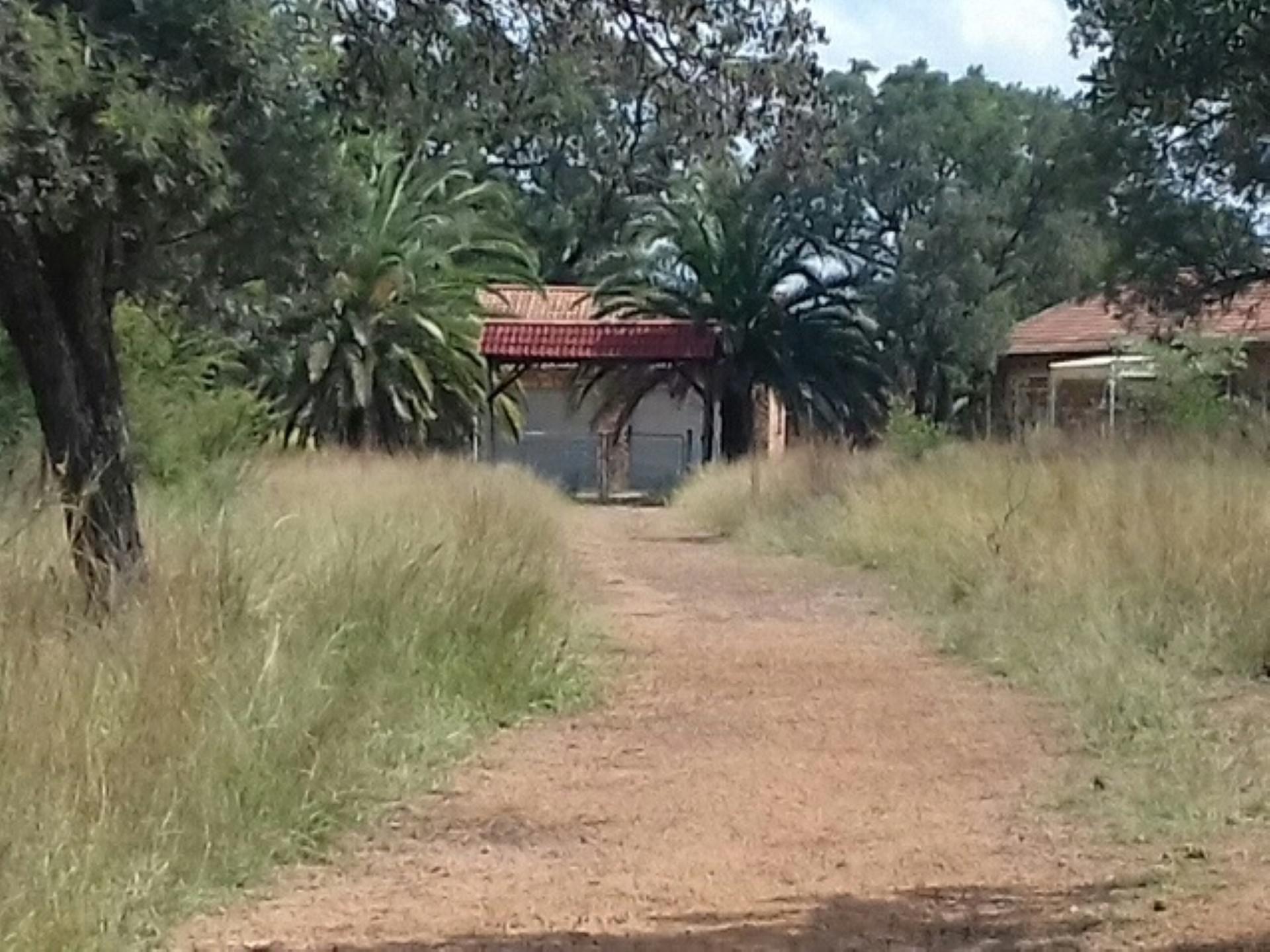 Front View of property in Kromdraai