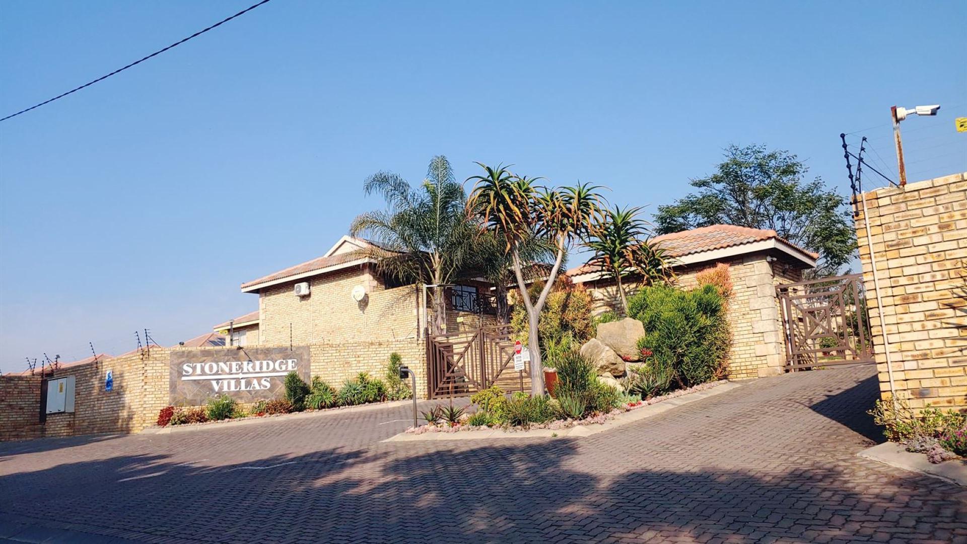 Front View of property in Honeydew Manor