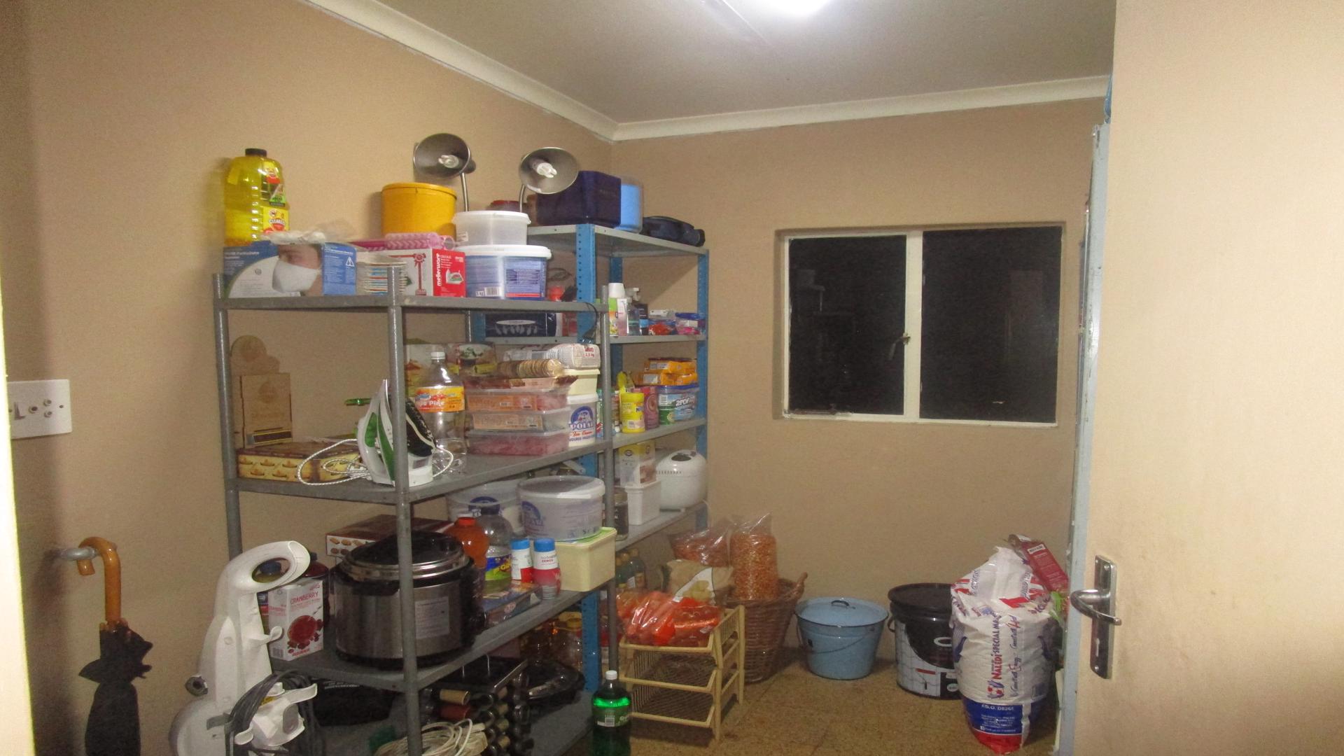 Store Room - 6 square meters of property in Buyscelia AH