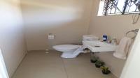 Guest Toilet - 2 square meters of property in Umkumbaan