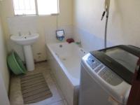 Bathroom 1 - 7 square meters of property in Tlhabane West