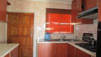 Kitchen - 6 square meters of property in Tlhabane West