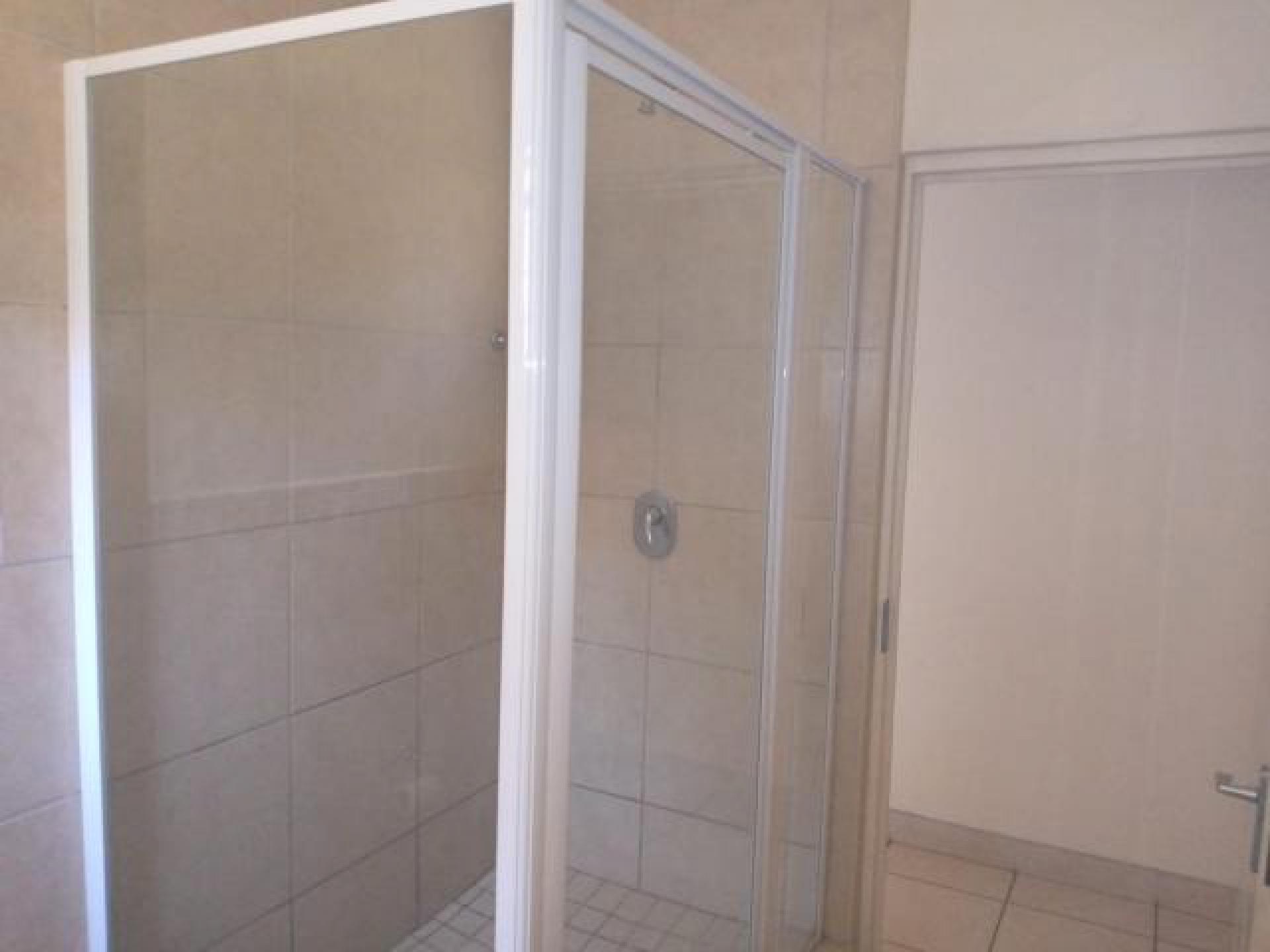 Bathroom 2 of property in Riverside Park