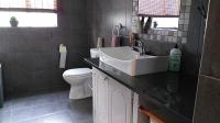 Main Bathroom - 9 square meters of property in Selcourt