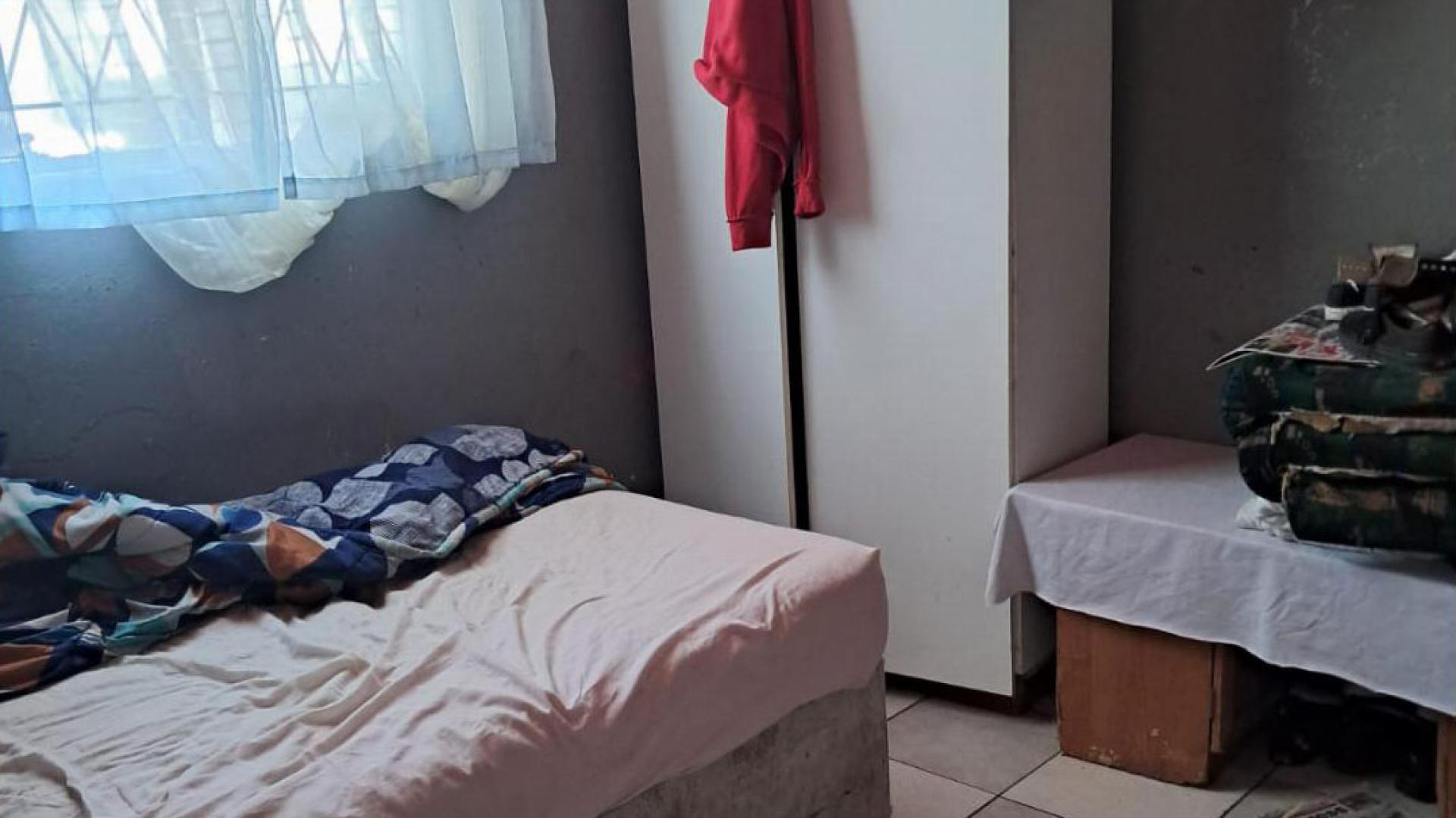 Bed Room 1 of property in Ibhayi (Zwide)