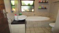 Bathroom 2 of property in Sunningdale - DBN