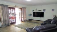Lounges - 84 square meters of property in Ashburton