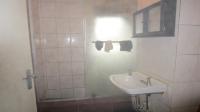 Bathroom 1 - 5 square meters of property in Brackenham