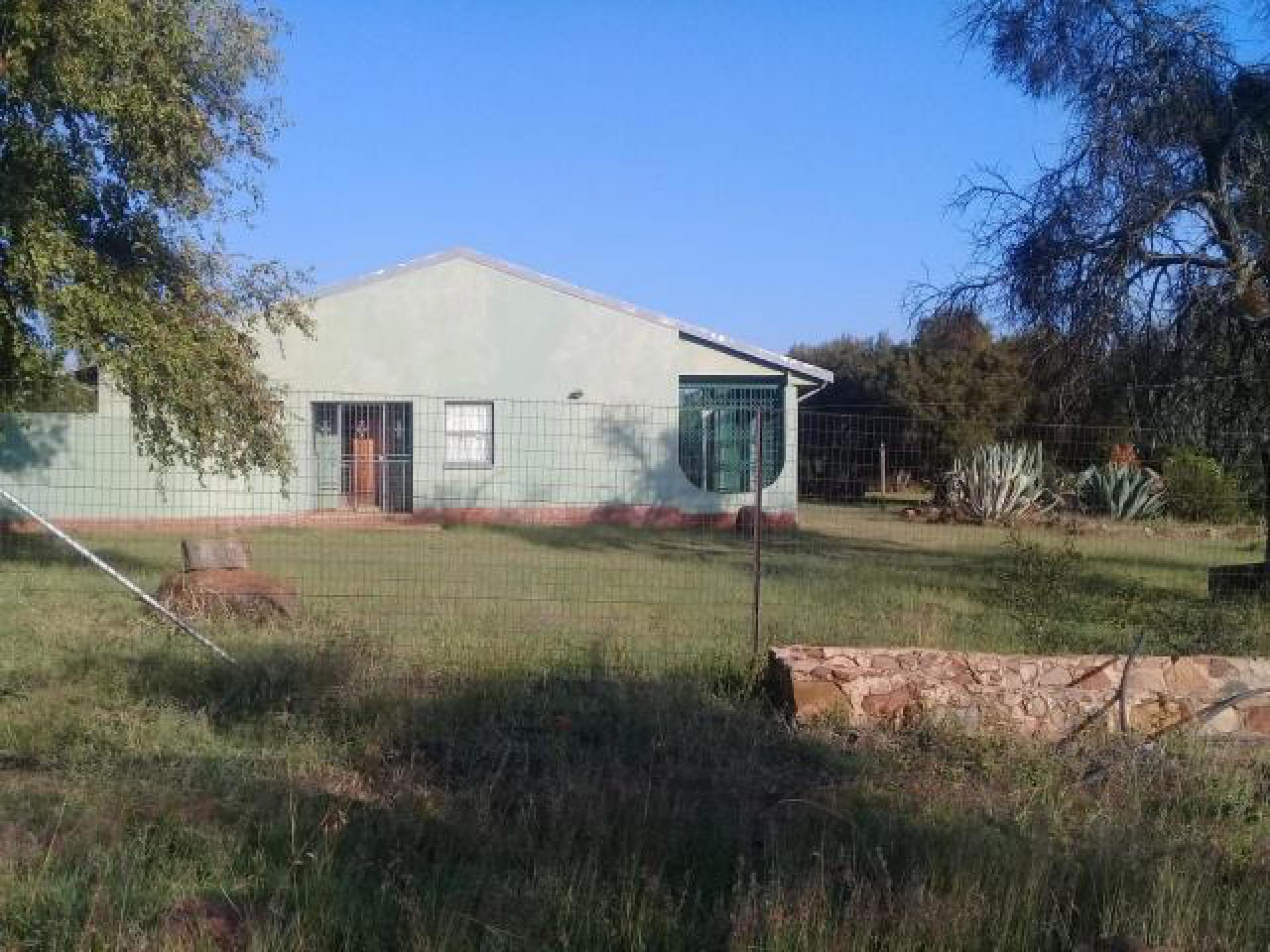 Front View of property in Hartebeesfontein