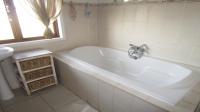 Main Bathroom - 7 square meters of property in Three Rivers