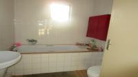 Bathroom 2 - 7 square meters of property in Bluff