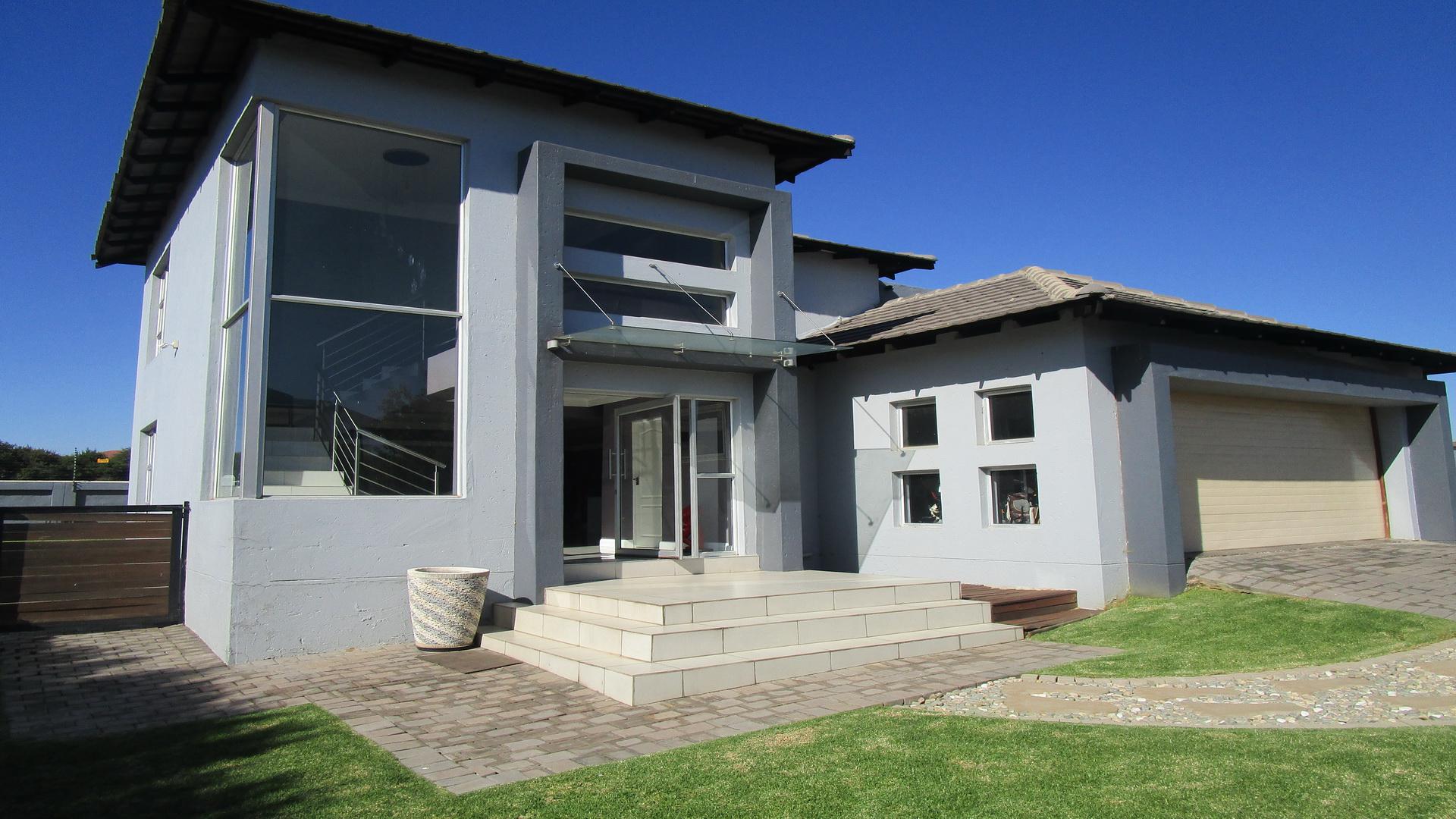 Front View of property in Valley View Estate