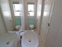 Bathroom 2 - 7 square meters of property in Valley View Estate