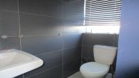 Staff Bathroom - 4 square meters of property in Valley View Estate