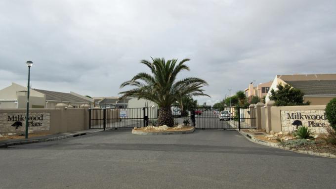 2 Bedroom Sectional Title for Sale For Sale in Melkbosstrand - Private Sale - MR300081