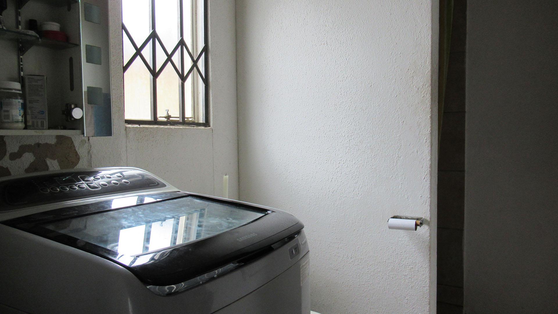 Main Bathroom - 4 square meters of property in Zandspruit