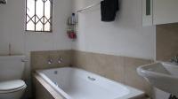 Bathroom 1 - 4 square meters of property in Zandspruit