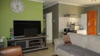 Lounges - 16 square meters of property in Zandspruit