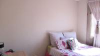 Bed Room 1 - 12 square meters of property in Southdowns Estate