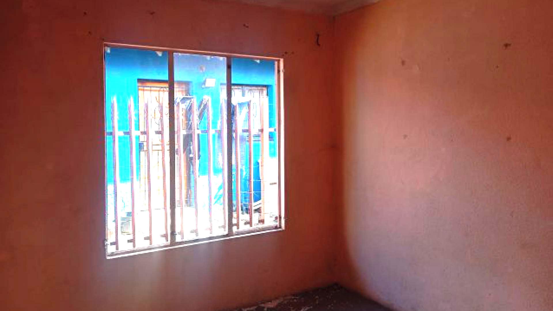 Bed Room 1 of property in Lakeside
