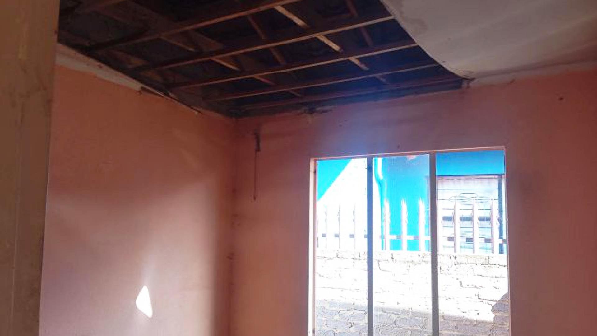 Bed Room 1 of property in Lakeside