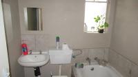 Bathroom 1 - 4 square meters of property in Fleurhof