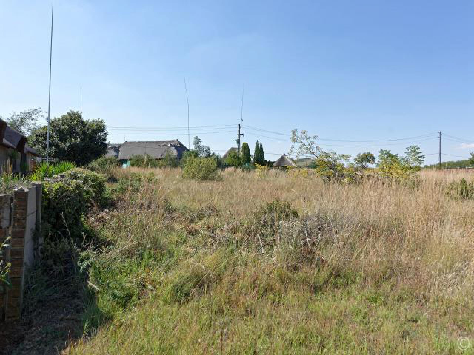 Front View of property in Vaalmarina