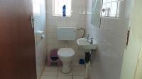 Bathroom 1 - 7 square meters of property in Rensburg