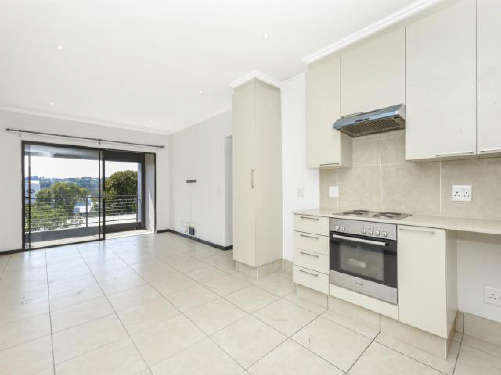 Lounges - 18 square meters of property in Lone Hill