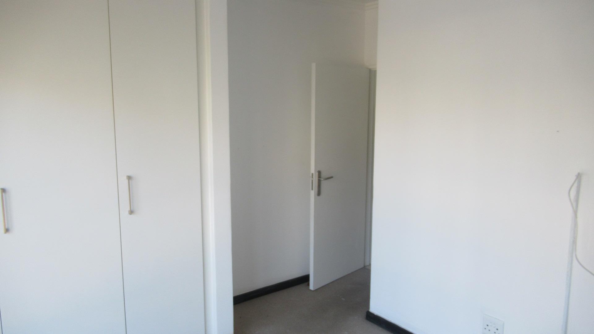 Bed Room 2 - 11 square meters of property in Lone Hill