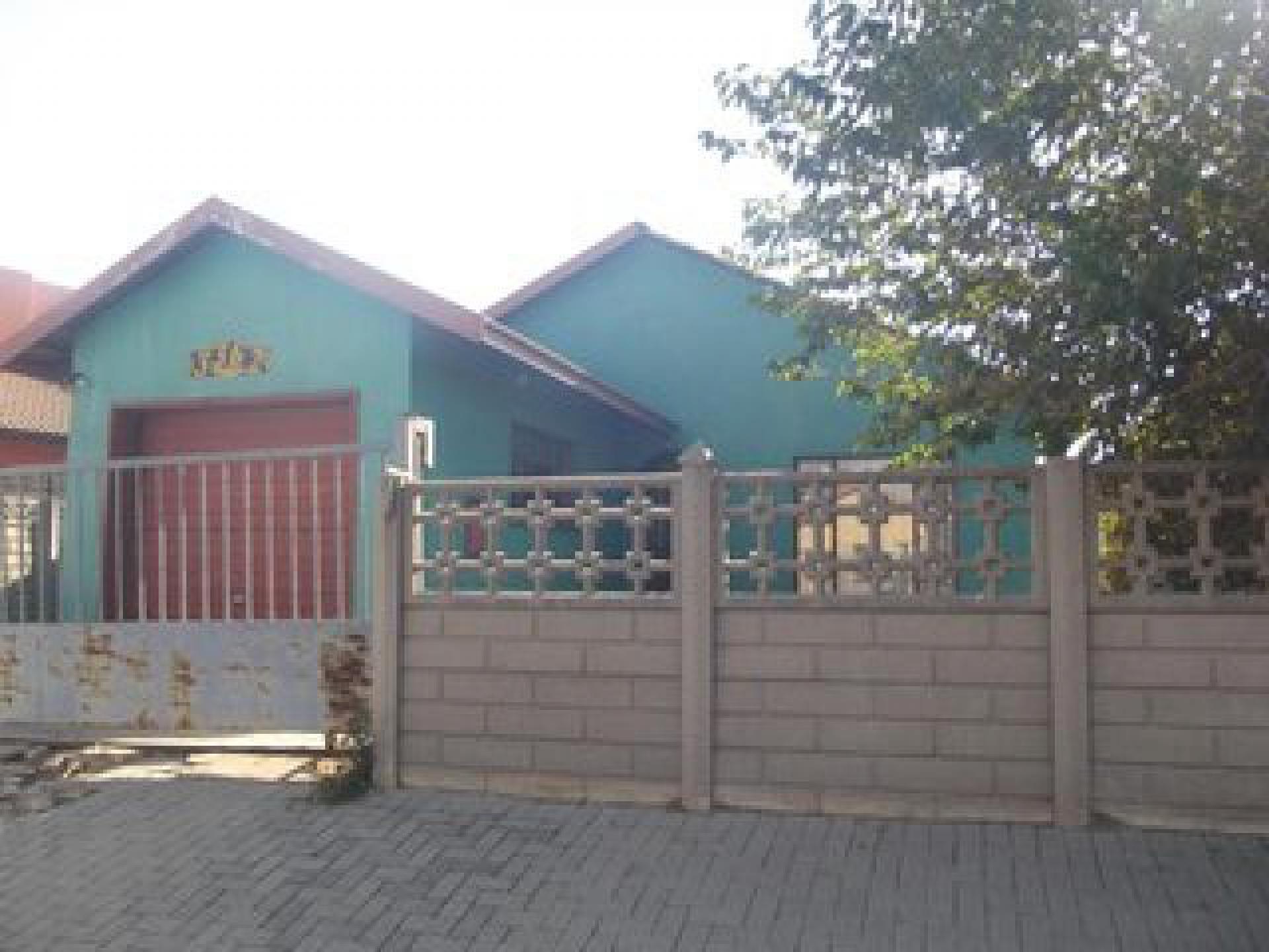 Front View of property in Zamdela