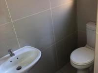Staff Bathroom - 3 square meters of property in Rua Vista