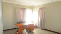 Bed Room 2 - 13 square meters of property in Rua Vista