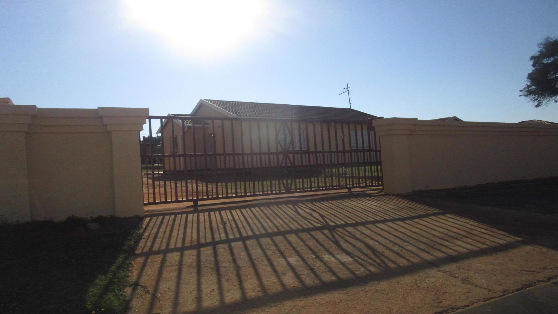 Front View of property in Lenasia South