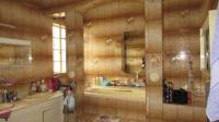 Main Bathroom - 14 square meters of property in Grootvlei
