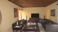 Lounges - 35 square meters of property in Vanderbijlpark