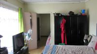 Bed Room 2 - 18 square meters of property in Arcon Park